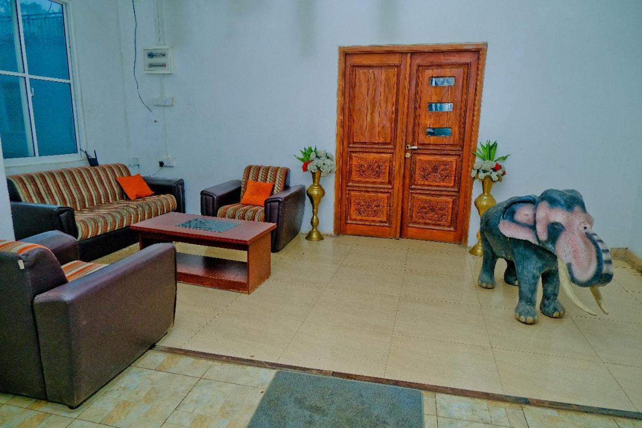 Ninety Nine Grand Hotel Badulla Buitenkant foto